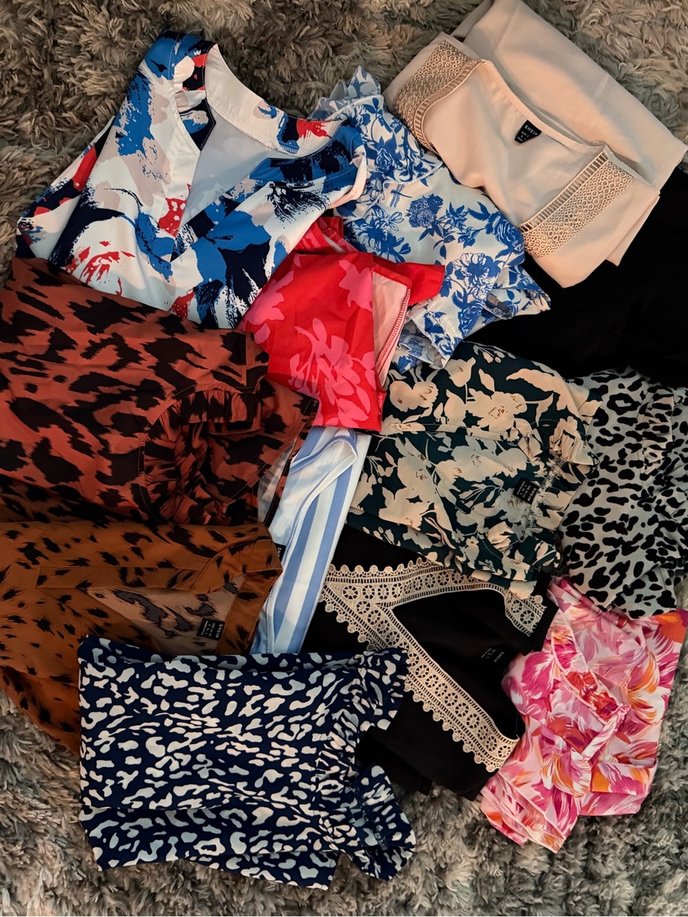 Women’s SHEIN top assortment. All size small and short sleeved. 13 tops included